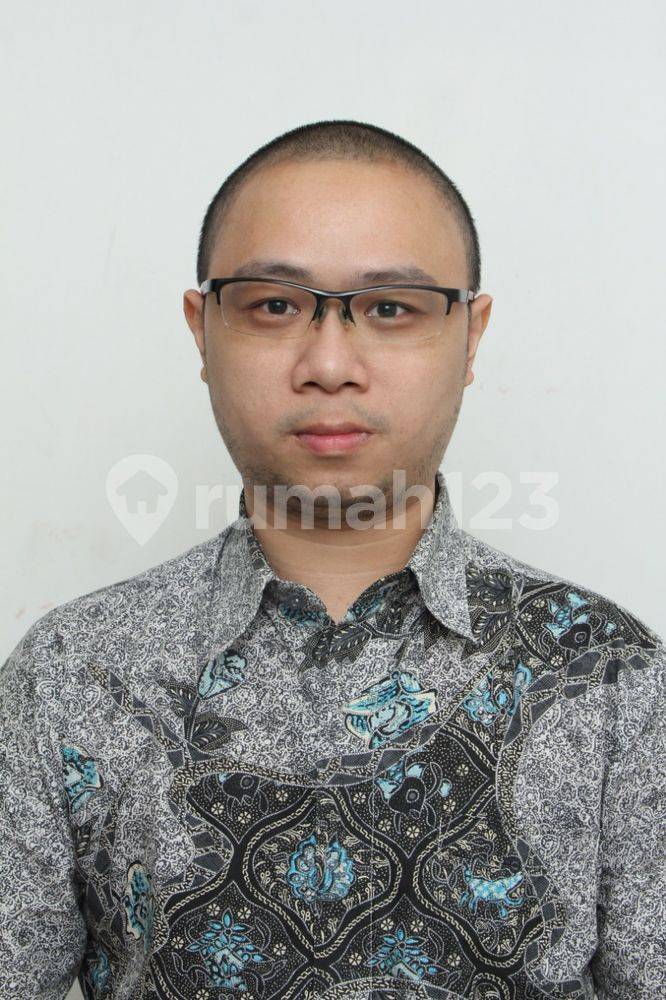 Robert Subrata | Agen Properti Impact Property