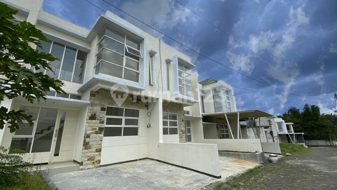 Manali Hill Residence