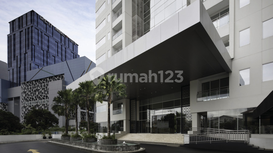 AKR Gallery West - Image 4