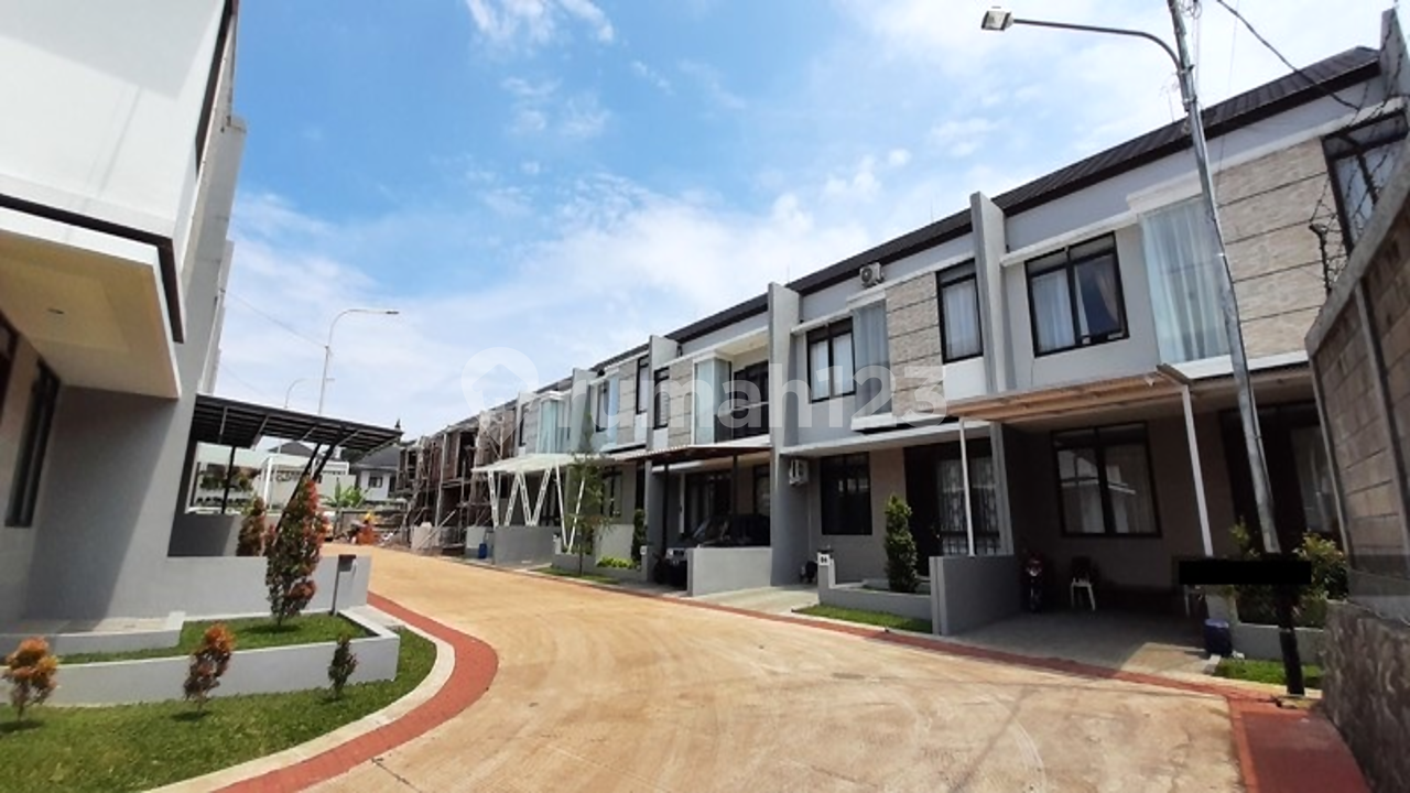 Setra Regency Townhouse