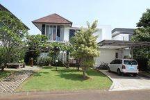 For Sale  Rumah 2 Lantai Super B.u Dlm Komplek Elit Bogor