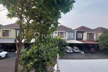Disewakan Rumah Citrus Garden Semi Furnished 4+1 Kamar Carpot 2 Fasilitas Masjid dan Kolam Renang Grandwisata Bekasi