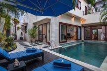 Freehold - Exquisite Tropical Retreat 2-Bedroom Villa in Prime Canggu Location