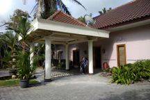 VILLA MEWAH LUAS 3000M²