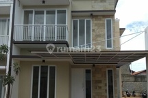 Di jual rumah tangsel  ready tanpa dp bebas banjir dekat pintu, MRT stasiun kereta halte busway, sekolah, dan pusat perbelanjaan