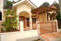 Rumah Cantik di Taman Laguna - Cibubur