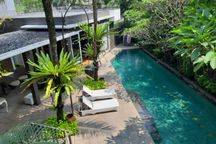 Rumah Tropis, Bagus Sekali, 6 Kamar, Private Lift, Kolam Renang