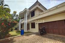 Rumah Luas Komplek Megapolitan Cinere