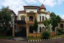 Rumah Klasik Modern Full Furnished Di Istana Dieng, Malang