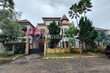 Rumah Mewah di Perum Istana Dieng, Ada Fasilitas Club House