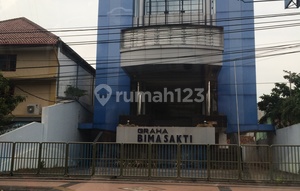 Ruang Usaha Gedung Lokasi Premium Semarang
