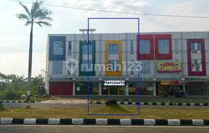 Ruko strategis di pusat pertokoan solo baru..