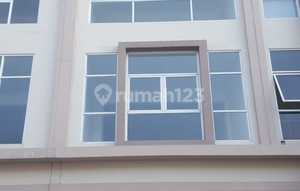 For Rent Puncak Dharmahusada Shop House, New Building, Price Reduced