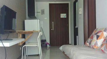 Gambar 1 Apartemen Full Furnish view pool