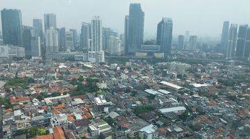 Gambar 3 Unit Corner Cantik 2 Kamar Tidur di Ketinggian Setiabudi Sky Garden