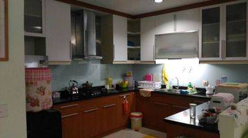 Gambar 2 Apartemen Gandeng di PALADIAN Tower C, uk. 181 m2