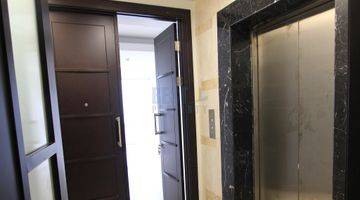 Gambar 3 Apartemen The Grove Tower Masterpiece 176-2 + Private Lift