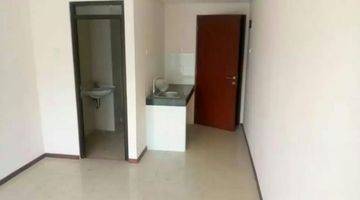 Gambar 4 Apartemen studio siap huni semi furnished.