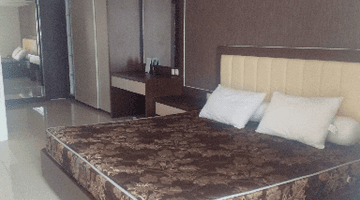 Gambar 1 Apartemen di tengah kota dekat Simpang Lima