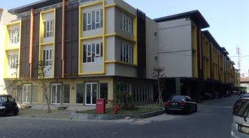 Gambar 2 Dua Unit Ruko Berendeng Di Dalam Apartment Gateway