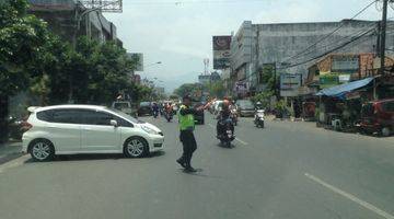 Gambar 4 Dua Unit Ruko Berendeng Di Dalam Apartment Gateway