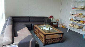 Gambar 2 Ruang Kantor FULL FURNISHED siap pakai Rapi dan Elegan di posisi Strategis