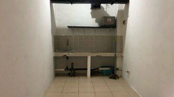 Gambar 4 Kios Foodcourt Terletak di Apartemen Gading Nias Residence Tower Alamanda