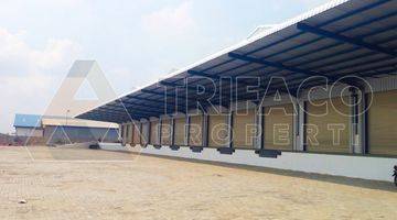 Gambar 1 Gudang Loading Bay di Kawasan Industri Medan 3 (KIM-3) MEDAN