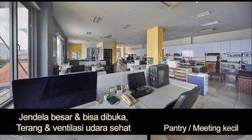 Gambar 3 Dijual Gedung kantor asri furnished baru.