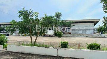 Gambar 5 DIBAWAH HARGA PASAR TOWNHOUSE HADAP PASAR SEGAR BUANA CENTRAL PARK DI TEMBESI