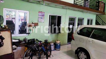 Gambar 5 RUKO SHOWROOM AKTIF DI JL RAYA WISMA TROPODO SIDOARJO KAWASAN RAMAI KULINER DAN STRATEGIS