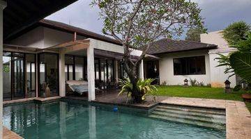 Gambar 1 KEMANG PEJATEN BARAT MODERN TOPICAL RESORT POOL NICE BACKYARD 