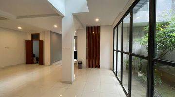 Gambar 2 Rumah modern tropical style 2 lantai villa nyaman lebak bulus