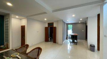 Gambar 4 Rumah modern tropical style 2 lantai villa nyaman lebak bulus