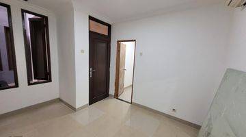 Gambar 3 Rumah Semi Furnished di Mega Cinere depok, Depok