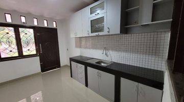 Gambar 1 Rumah Semi Furnished di Mega Cinere depok, Depok