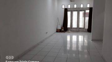 Gambar 1 Rumah Dua Lantai Bagus Unfurnished Sertifikat Hak Milik Pondok Indah