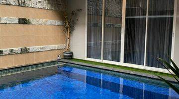 Gambar 3 Rumah Hook Private Swimming Pool Forest Mansion Surabaya Barat