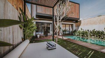 Gambar 4 ⭐4BR VILLA 5 MIN WALK TO BERAWA BEACH CANGGU ENCLOSED LIVING ROOM⭐