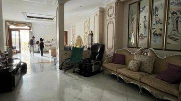 Gambar 3 DIJUAL Rumah MEWAH FASILITAS OKE di Jalan Madiun, Menteng, LT. 745 m², LB. 850 m²