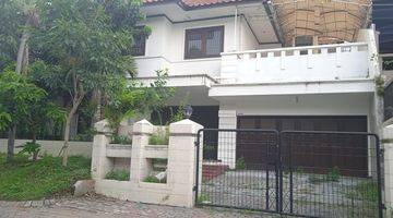 Gambar 1 Rumah 2 lantai Dijual di Graha Family, Surabaya