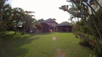 Gambar 1 Vila mewah Badung Bali. Fully furnish. Pool