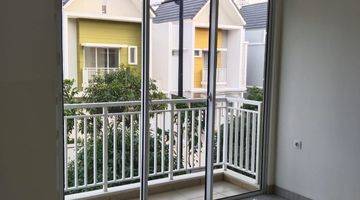 Gambar 4 Rumah Cantik Sumarecon 2lt Furnished