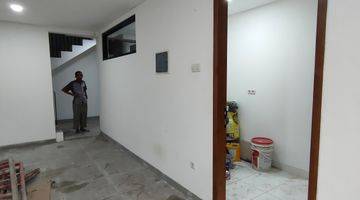 Gambar 4 RUMAH MEWAH 3 LANTAI BARU GRESS DI DUREN SAWIT