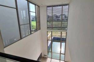 Gambar 1 DIJUAL Rumah MEWAH Marigold Golf Island uk 12x30 VIEW GOLF Ada SWIMMING POOL dan LIFT 25M NEGO!!