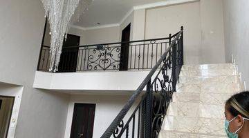 Gambar 2 For sale/dijual rumah 2 lantai furnished kerobokan denpasar bali