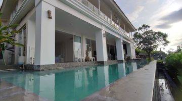 Gambar 1 Luxury villa colonial style full view laut abadi di pantai lovina singaraja