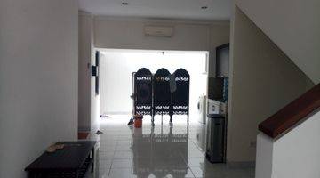 Gambar 4 Rumah Bagus, Lingkungan aman dan Nyaman  dalam cluster Emerald di Bintaro Sektor 9.