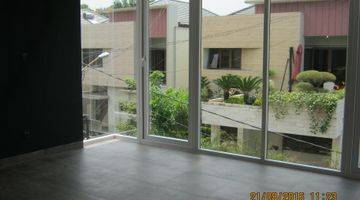 Gambar 3 Luxury house di dalam Cluster Mewah di lebak Bulus