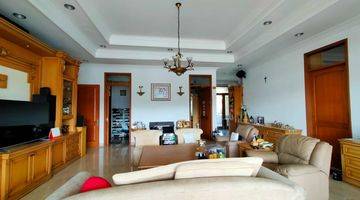 Gambar 2 Rumah Lux Semi Furnished di jalan Sirnamanah, Bandung